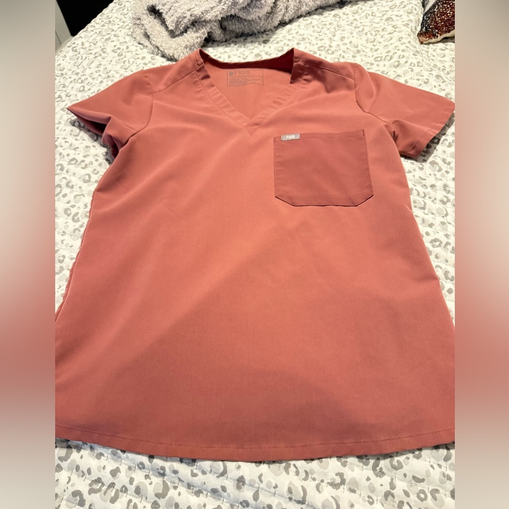 Figs Technical Collection Top in Mauve